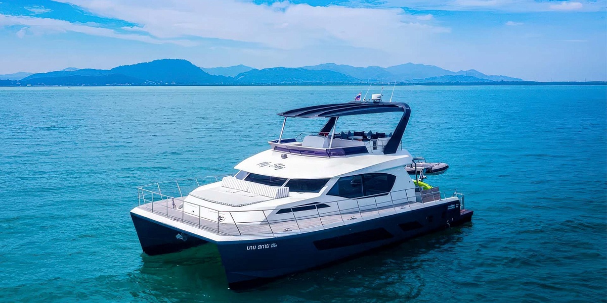 Аренда моторного катамарана Power 53 My Sky на Пхукете